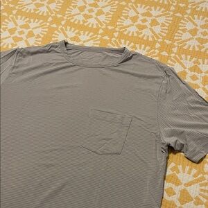 Vuori Light Gray Men's Short Sleeve Tee